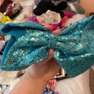 Sparkly blue clip in bow